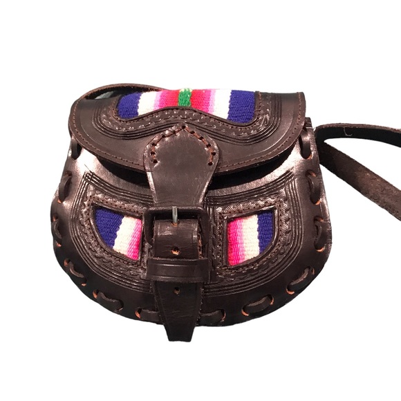 vintage leather black crossbody bag / Adjustable Strap - Picture 10 of 11